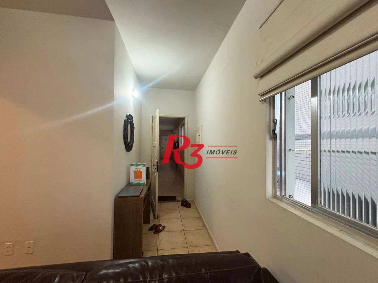 Apartamento com 2 dormitório, Quadra da Praia, Santos.