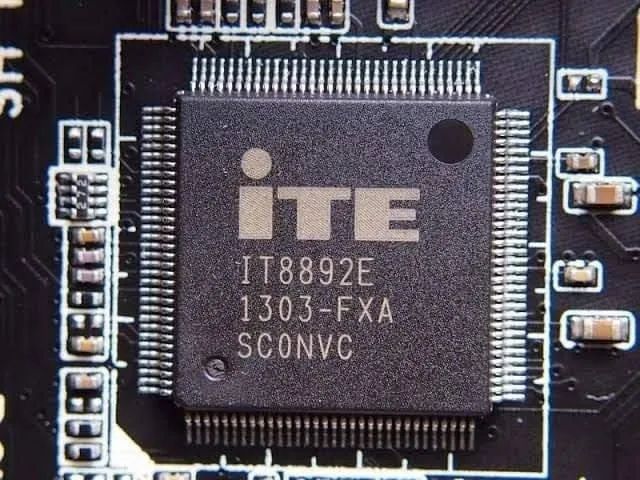 Gravação de BIOS, Super IO, formatação, reparo de placas - Foto 2