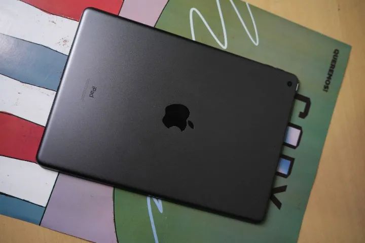 iPad 9ª geração 64GB Cinza Espacial  10,2 polegadas + Capa - Foto 4