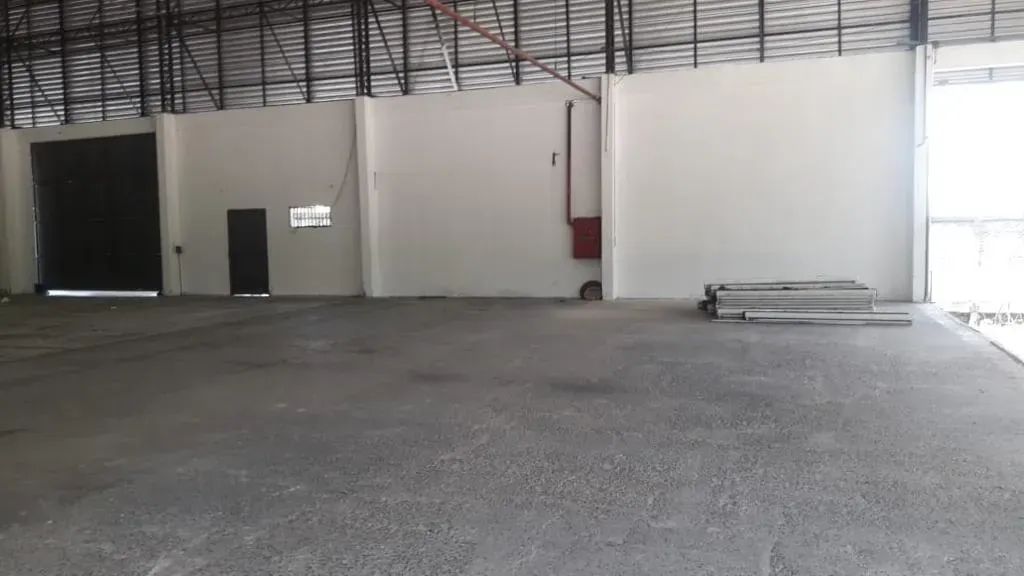 ALUGO GALPÃO 1.800 M2 NO COROADO COM DOCA NÍVEL 4 INDUSTRIAL - Foto 2