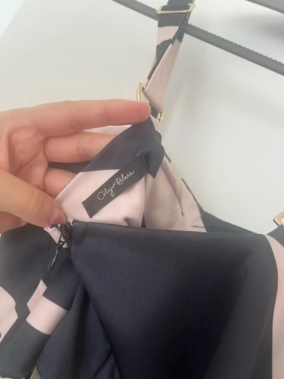 Macacão com bojo acetinado tamanho 38 - Foto 5