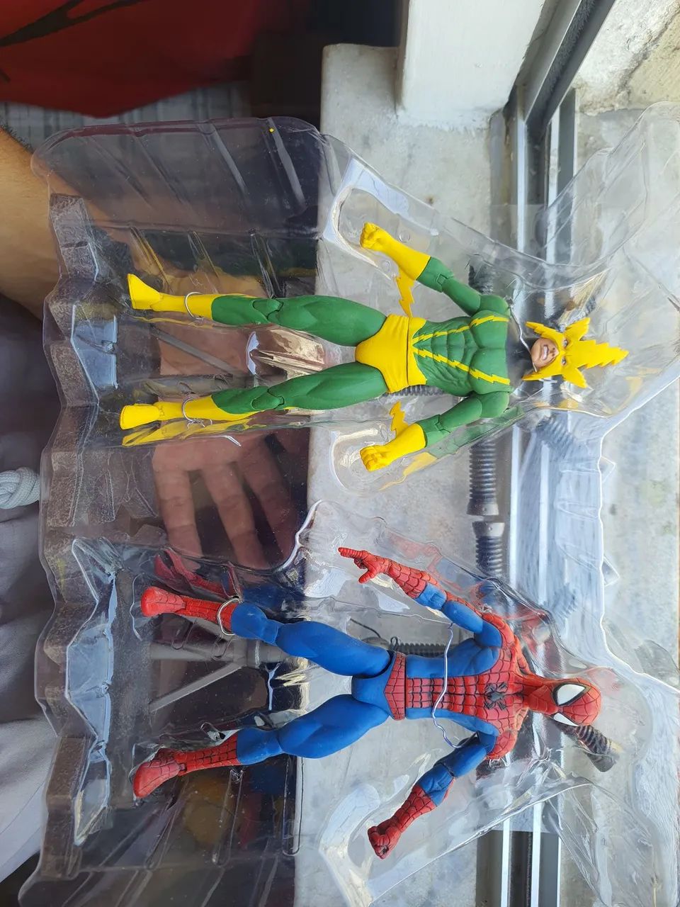 Marvel Select Pack Spider e Elektro Disney EXCLUSIVE  - Foto 2