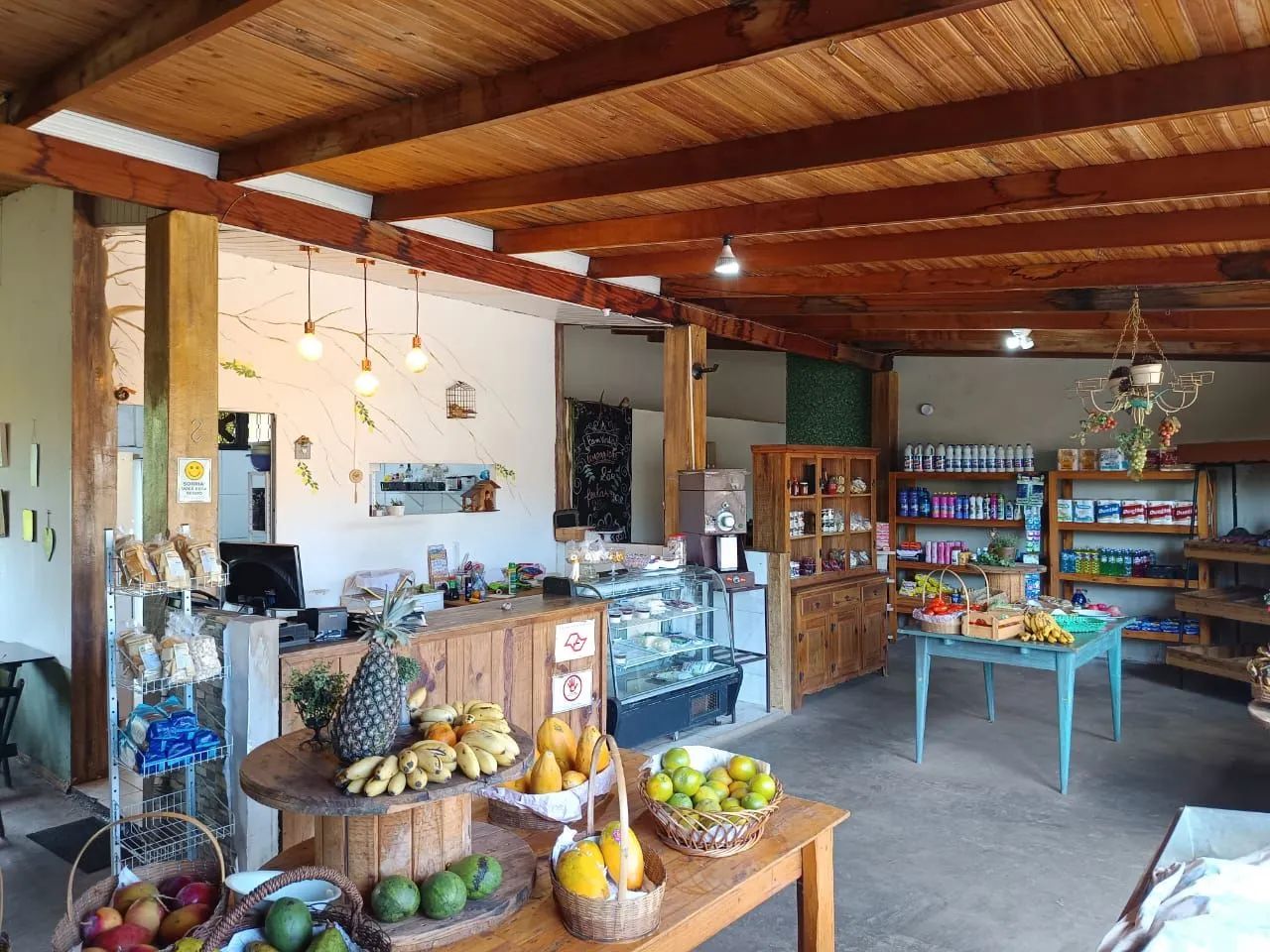 VENDO MINI MERCADO/QUITANDA