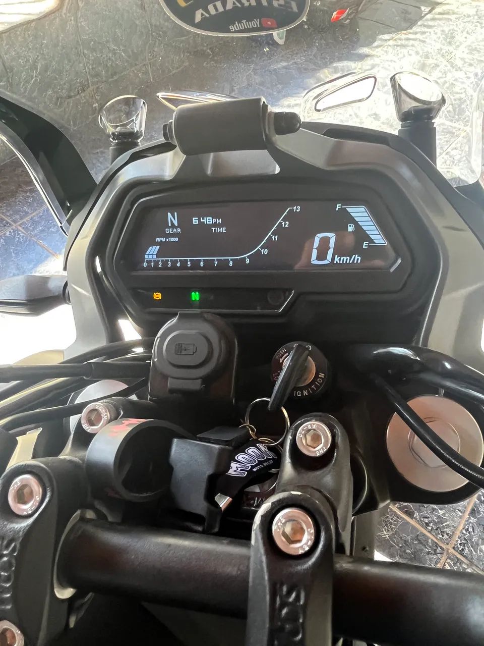 Bajaj Dominar 400 2023/24 - Foto 2