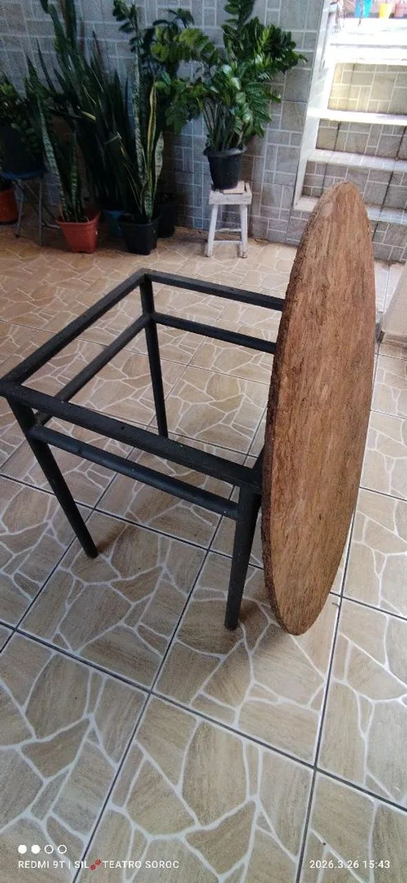MESA COM TAMPO DE MADEIRA - Foto 3