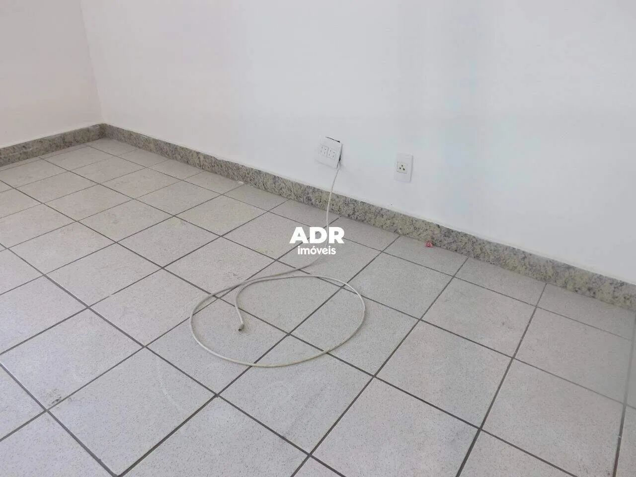 Sala 30m² bairro Santa Terezinha. - Foto 5