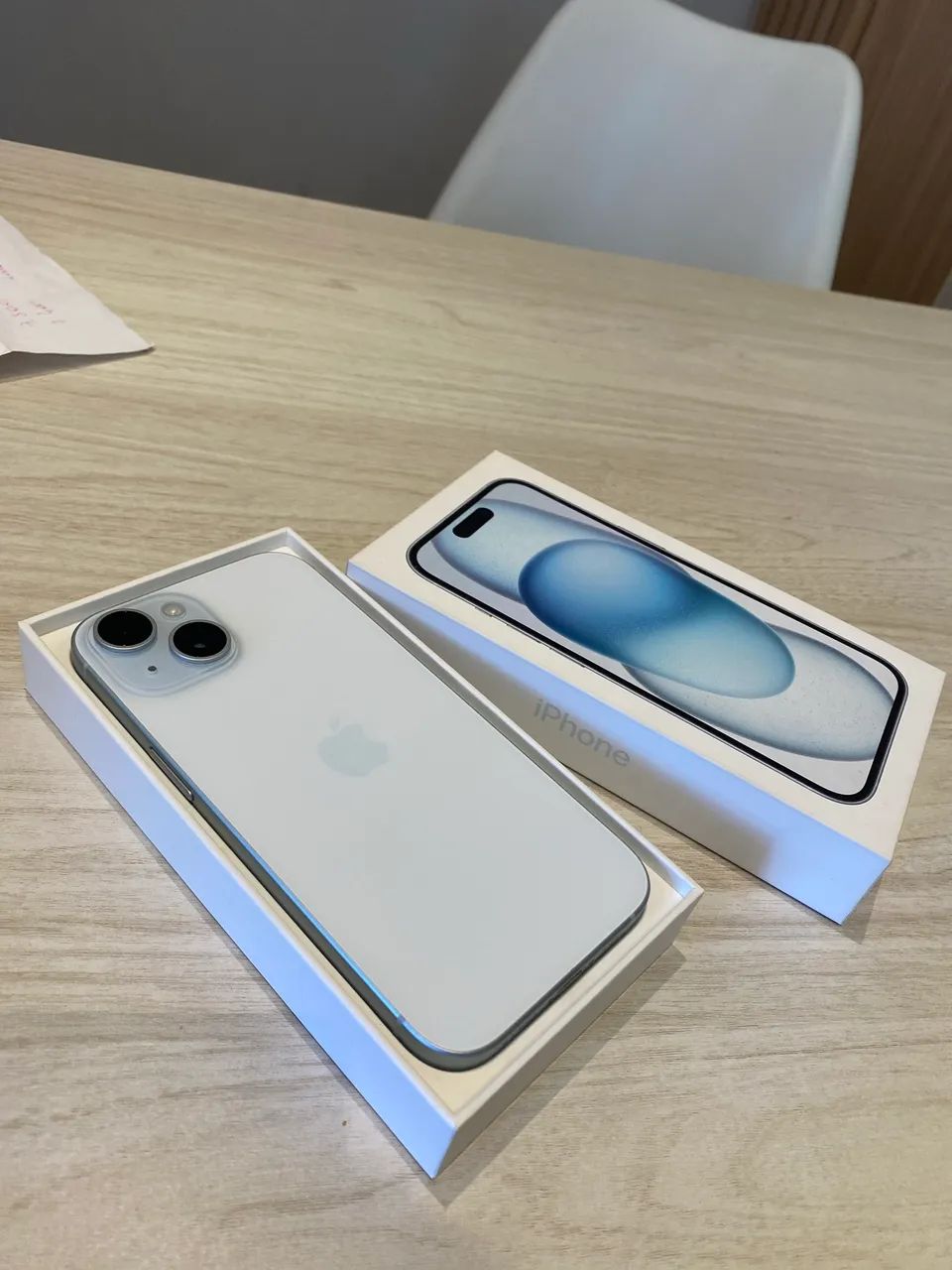 iPhone 15 azul 
