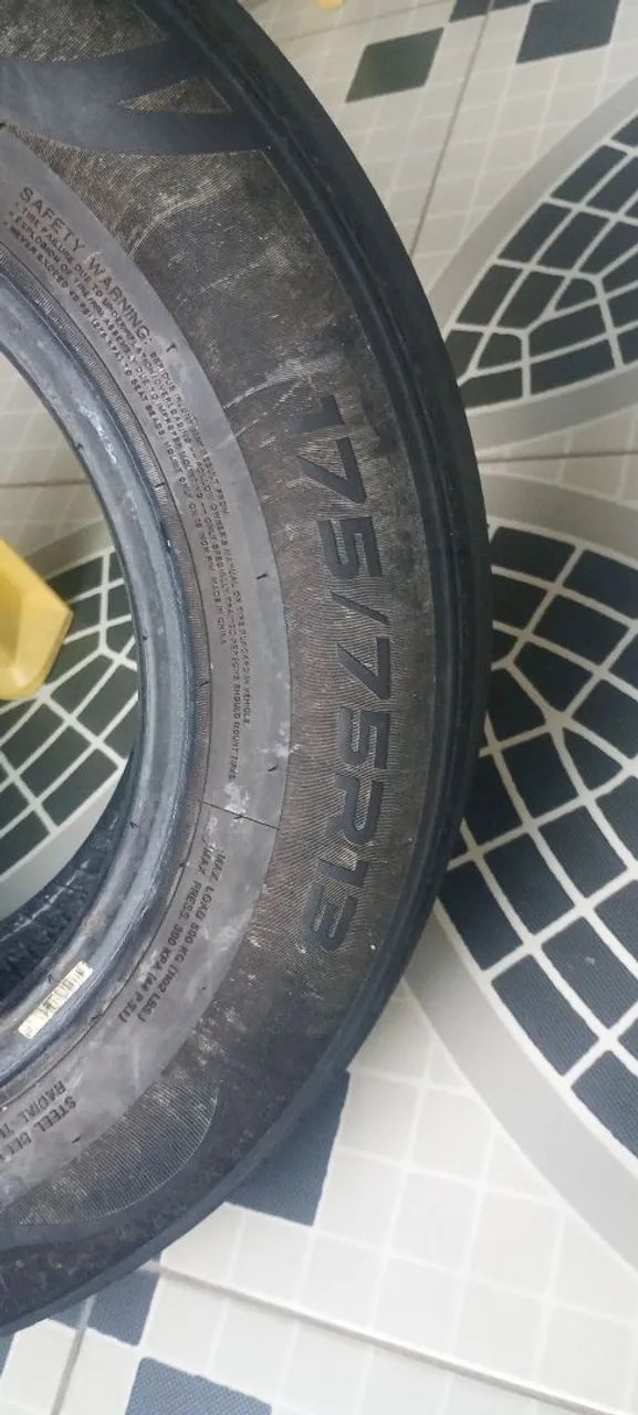 Pneu meia vida Aro 13 175/75  - Foto 5