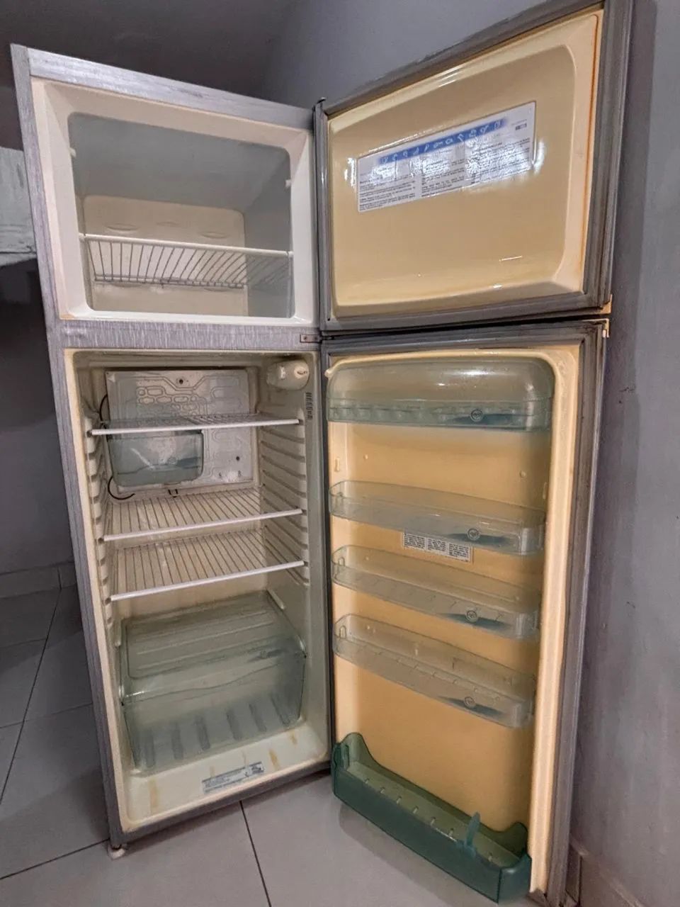 Geladeira Eletrolux R$730,00 - Foto 4