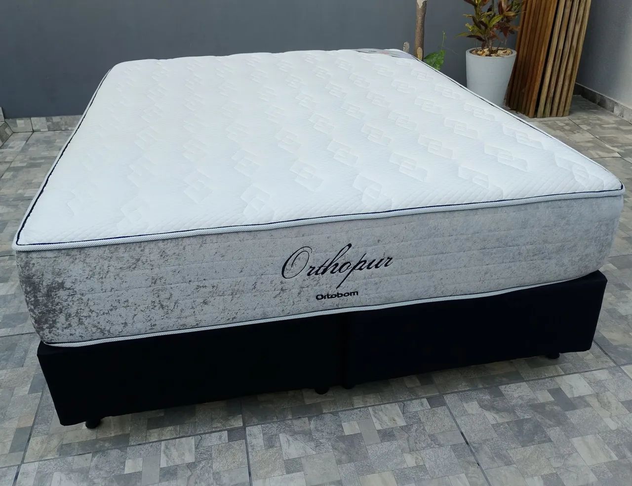 Impecável cama box queen size Ortophur Ortobom  - Foto 2