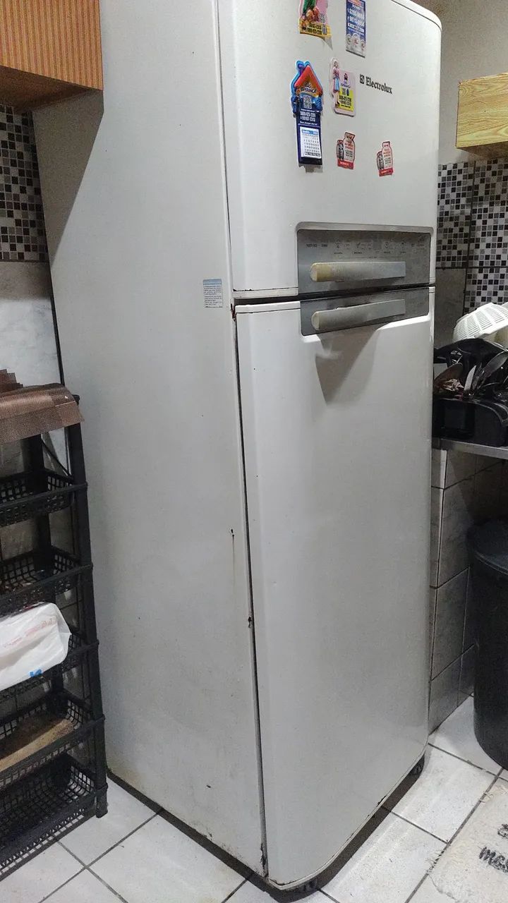 Vendo uma geladeira Eletrolux  - Foto 3
