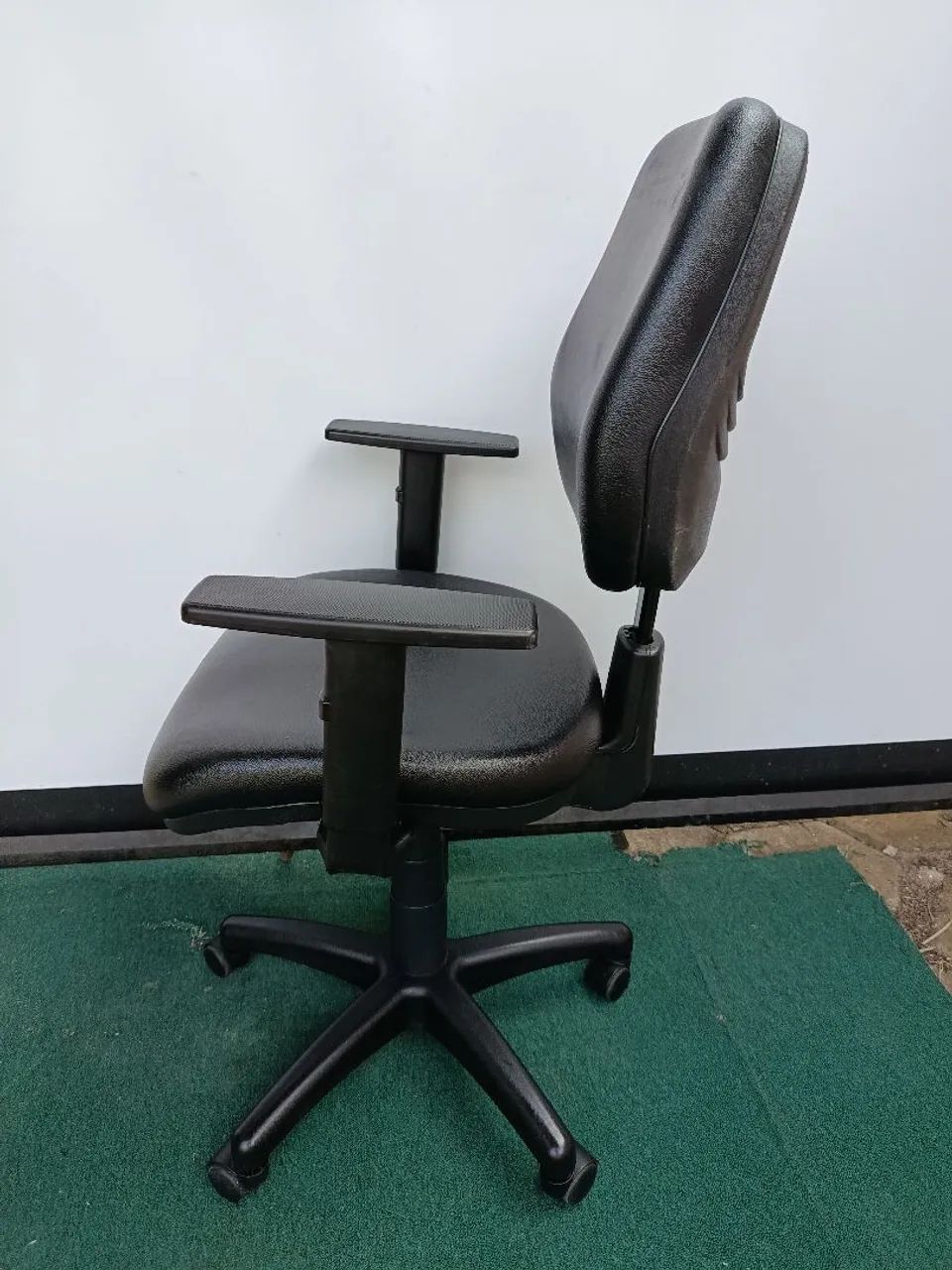 Cadeira escritório ergonômica  - Foto 2