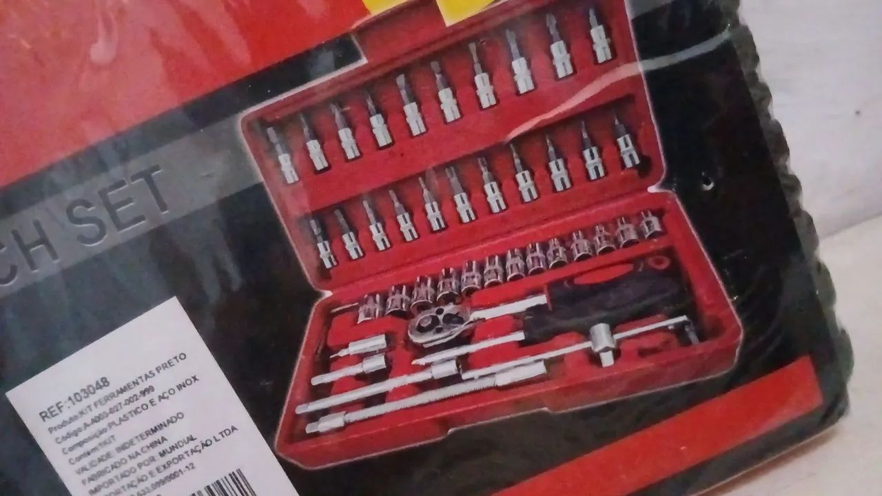 Caixa de ferramentas com 46 peças 