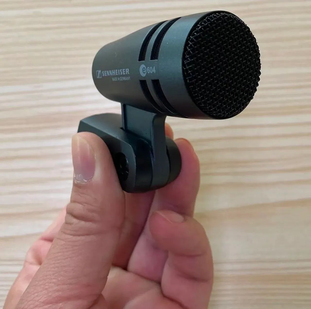 Microfone dinâmico cardióide Sennheiser e604 - Instrumentos