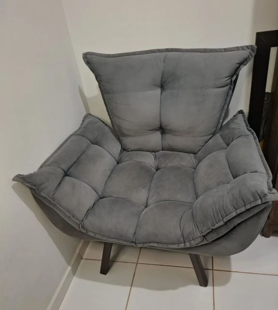 Poltrona cinza 