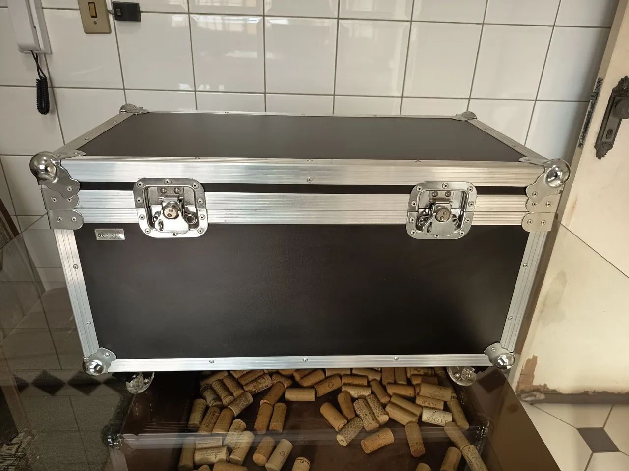 Hard case ROOTS baú 