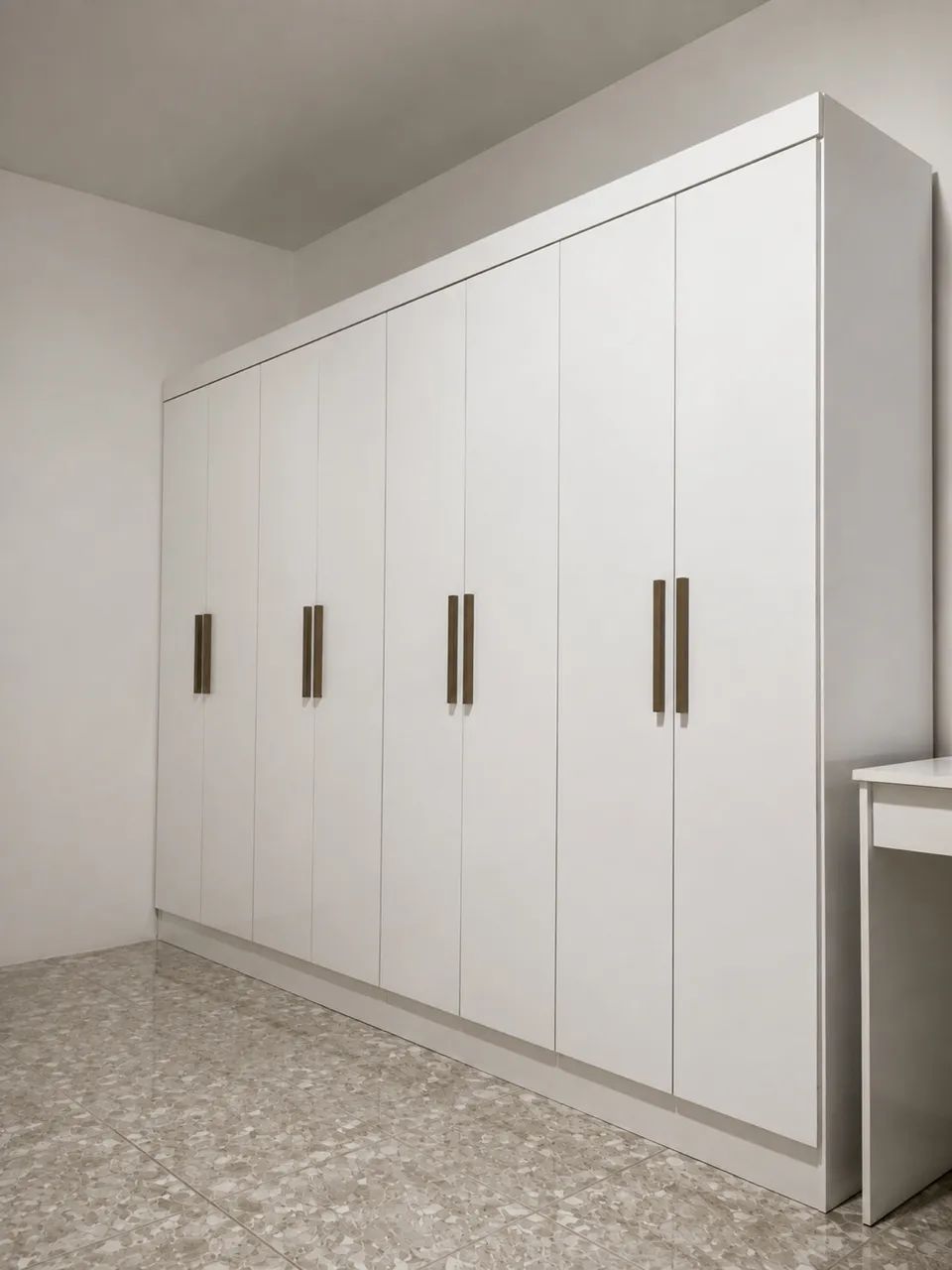 Guarda roupa 8 portas 