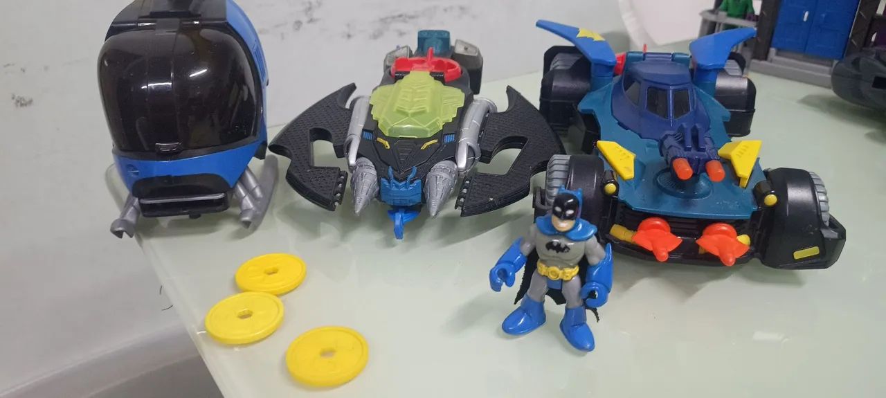 Coleção Batman ( helicóptero, nave, carro e boneco)
