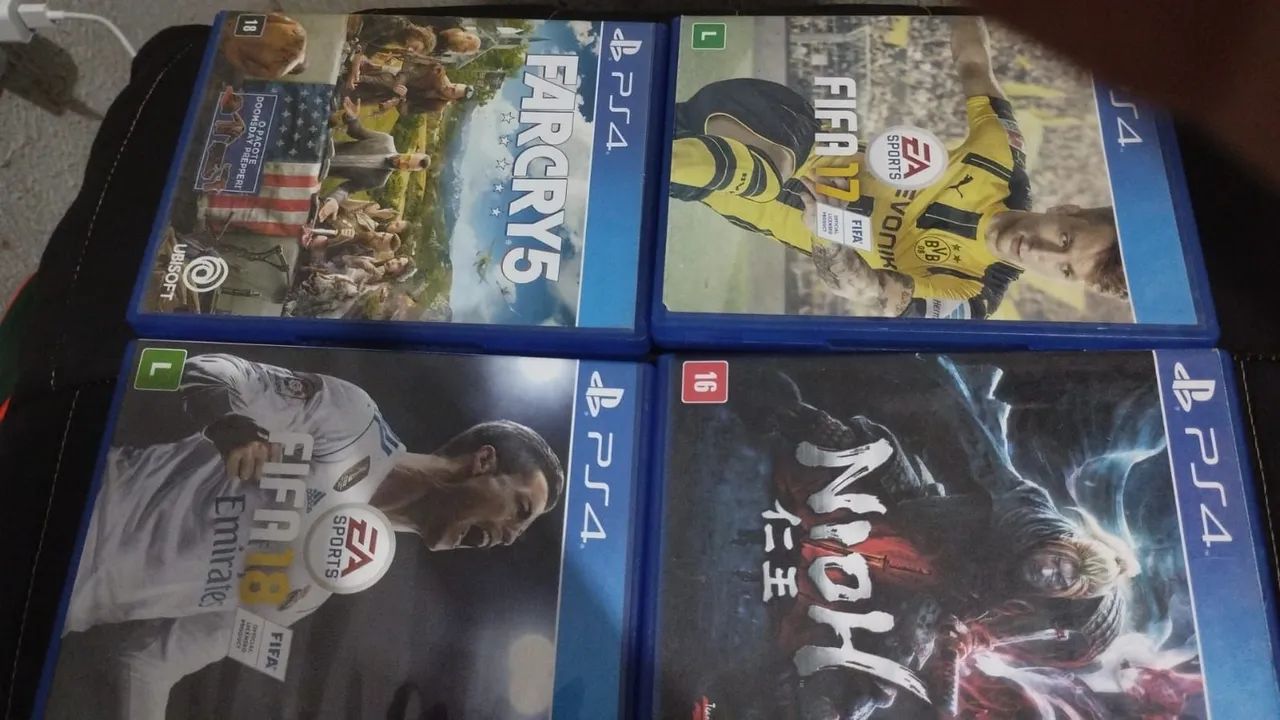 vendo ou troco jogos de play 4.