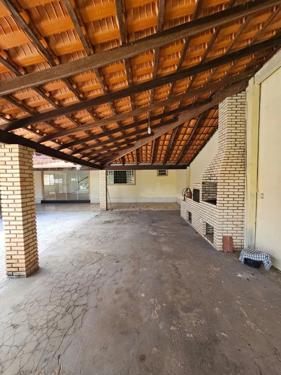 Conforto e Espaço: Casa de 2 Pavimentos com Área Verde e Frutíferas - Foto 3