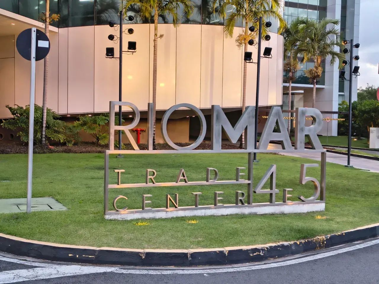 Rio Mar Trade Center 5 - Sala Nova, pronta para ocupar