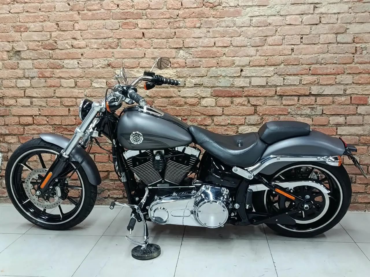 Harley-Davidson SOFTAIL BREAKOUT FXSB - Foto 3