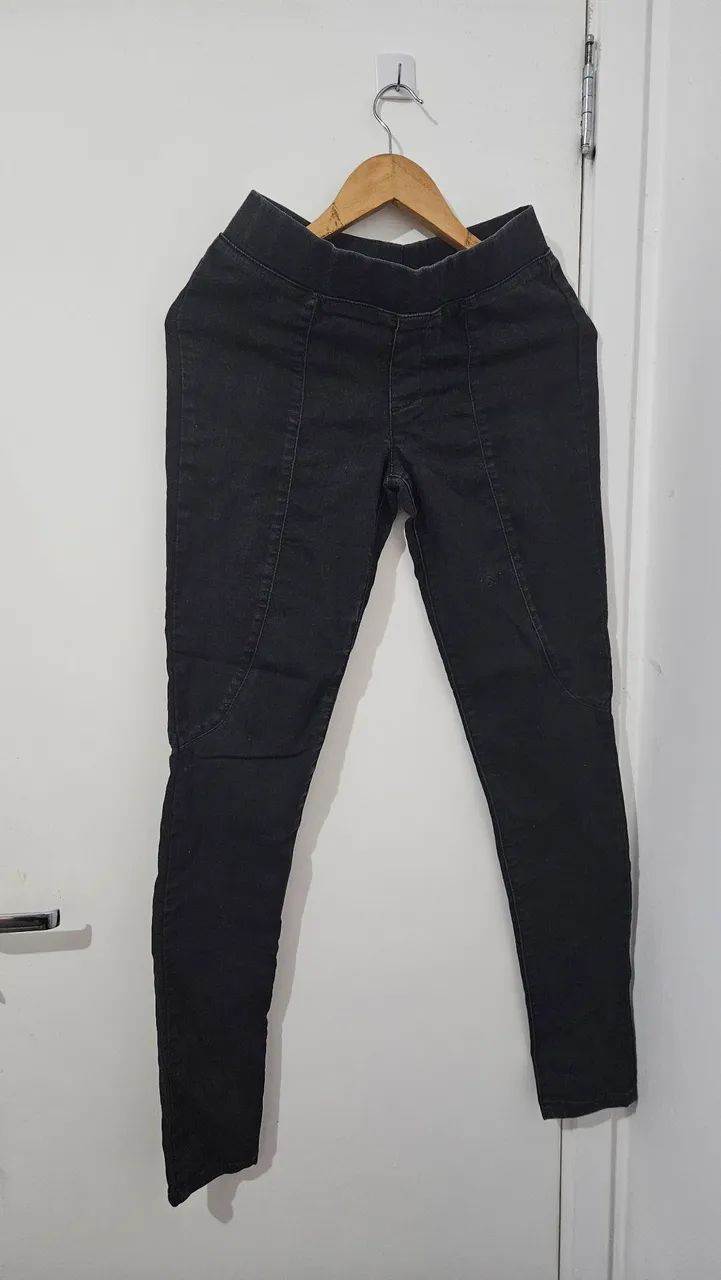 Calça preta