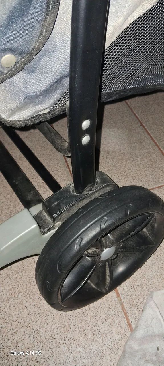 Carrinho de Bebê Burigotto AT6 - Cabo Reversível e Muito Conservado - Foto 5