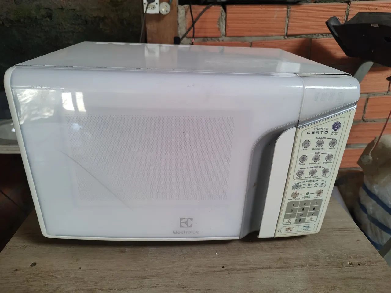 Microondas 31L funcionando perfeitamente.