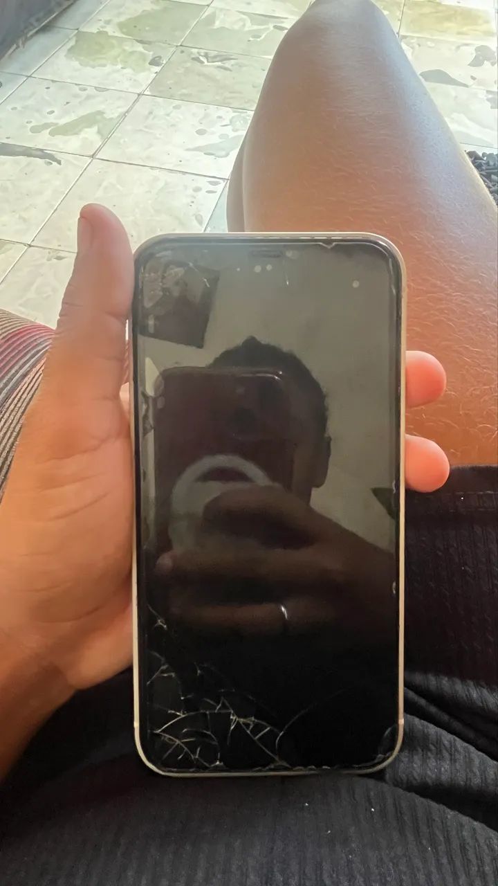 iPhone 11 montado no 17 pro - Foto 3