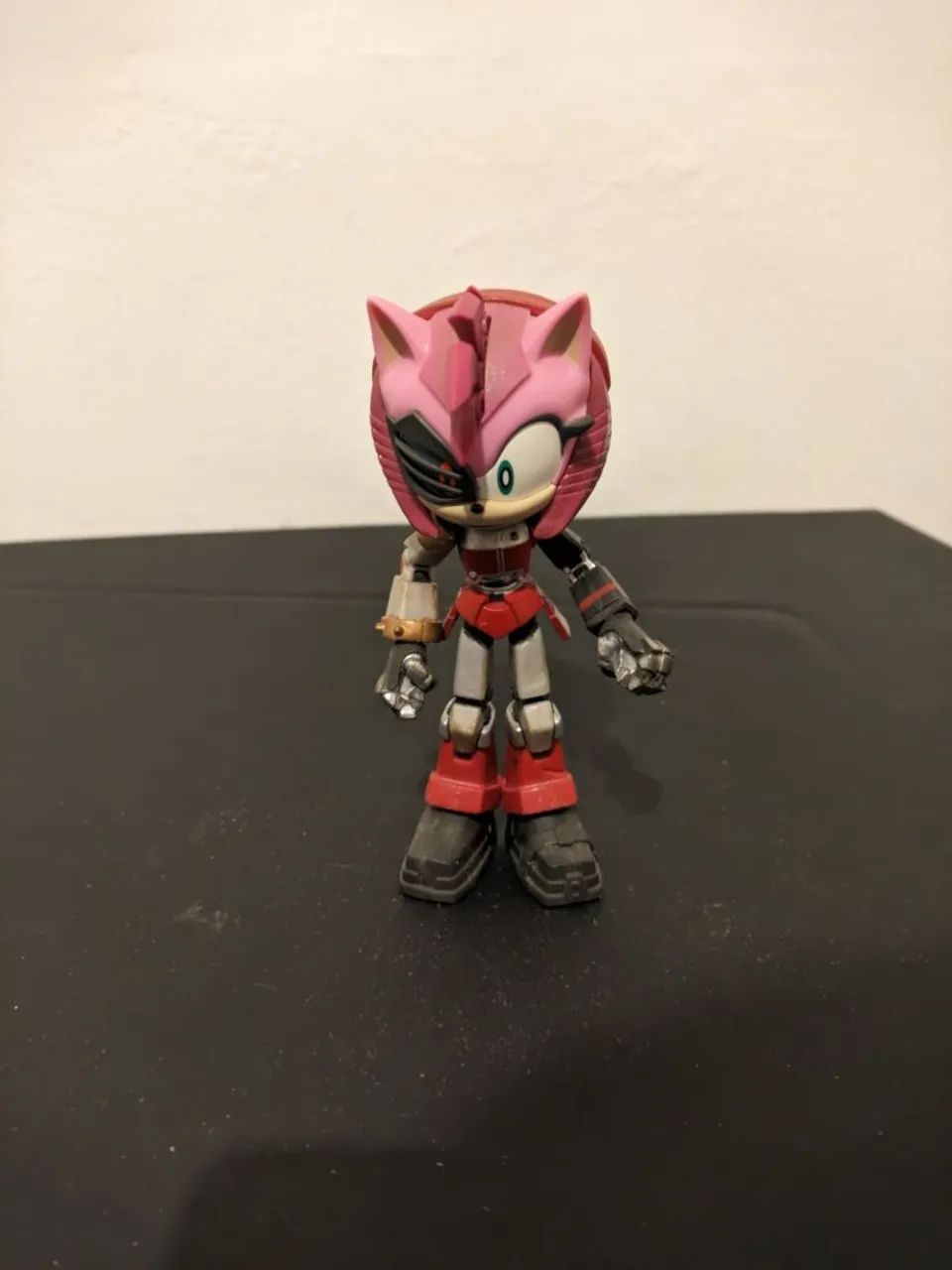 Boneco Sonic Prime Amy 
