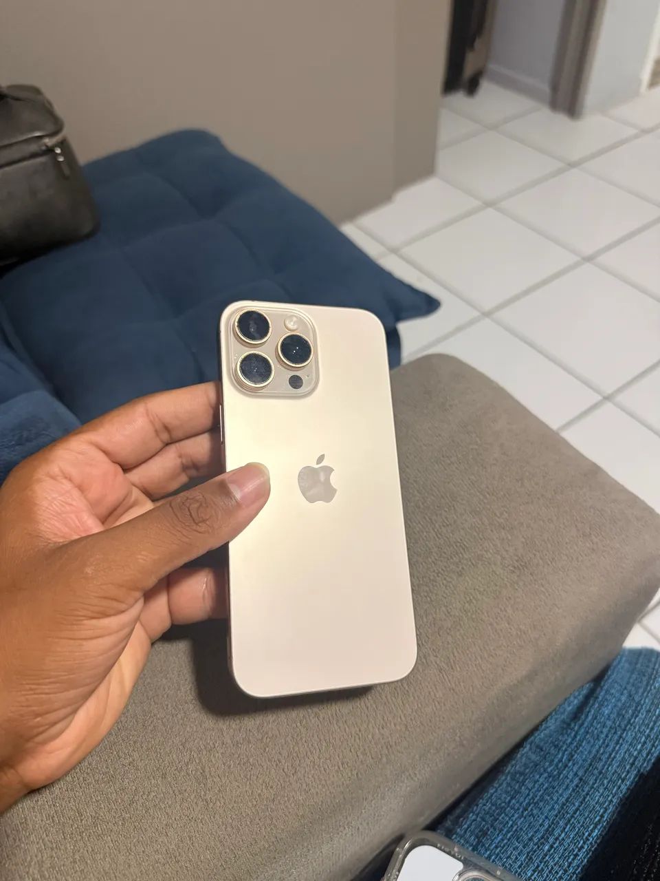 IPhone 16 pro max bateria 92%  - Foto 2