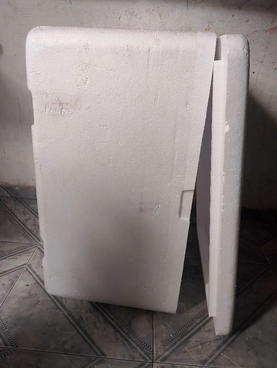 Vendo caixa de isopor grande 