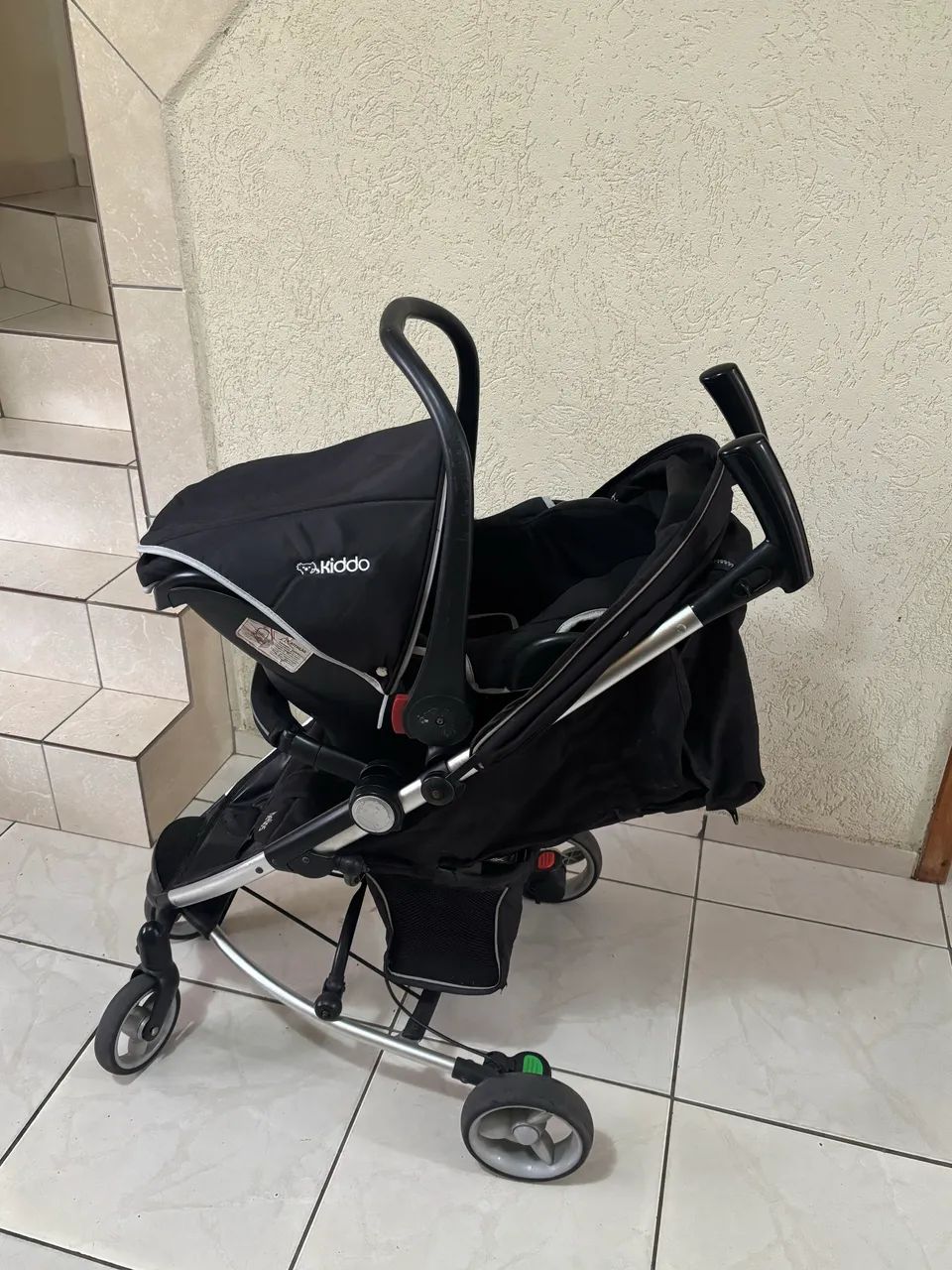 Carrinho de bebê com bebê conforto kiddo casulo  - Foto 3