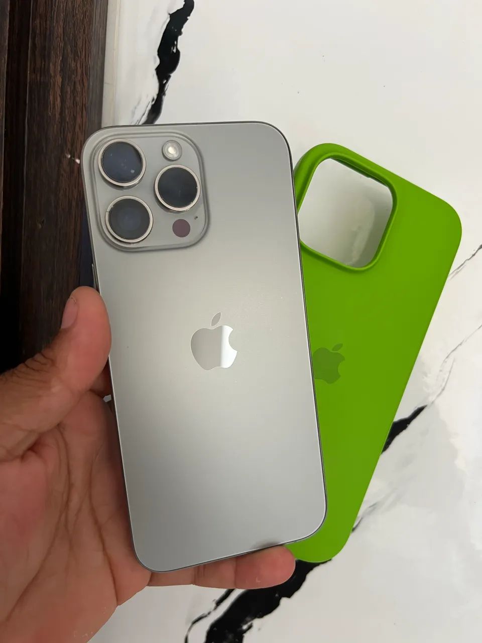 Vendo iPhone 16 pro Max 
