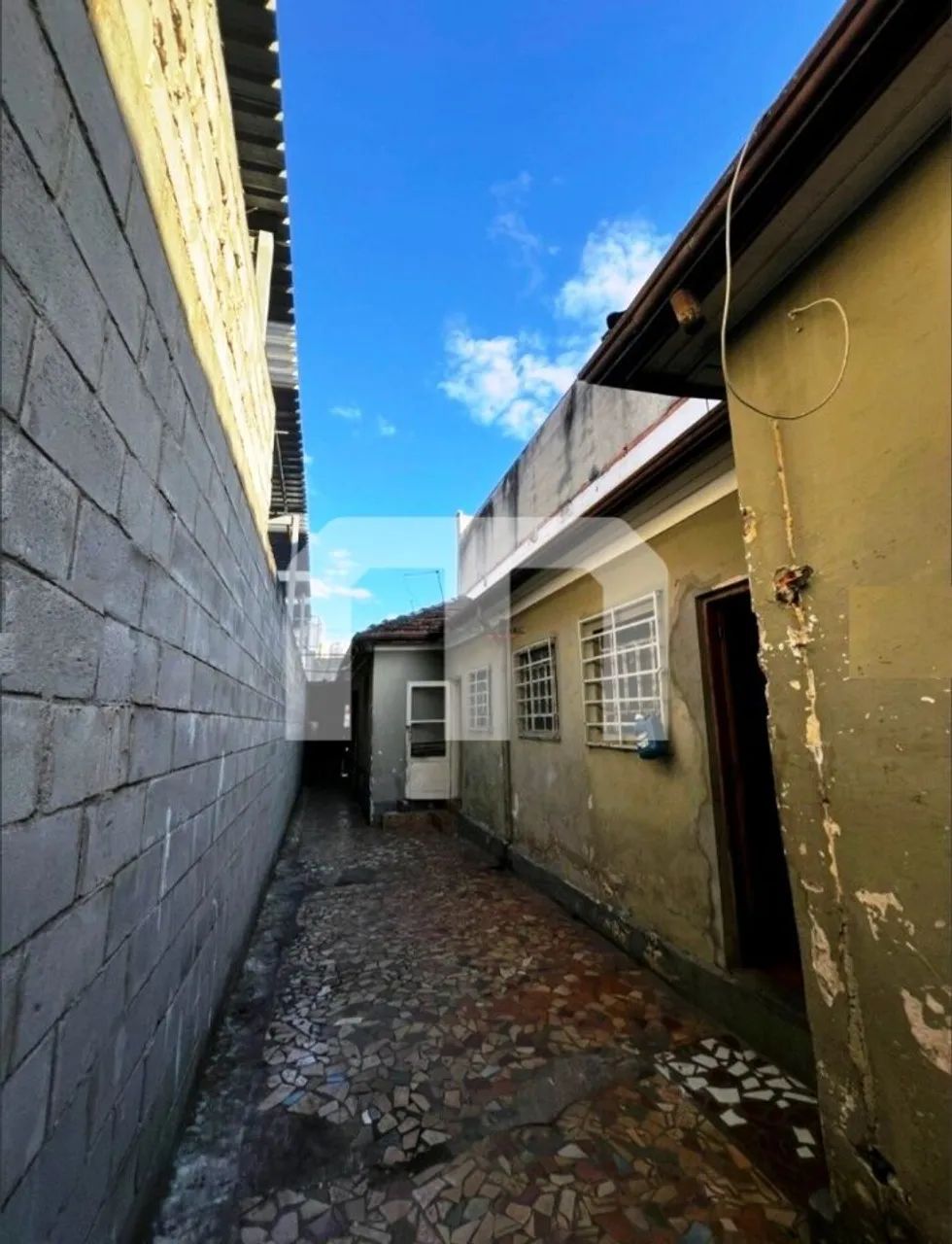 Terreno com Casa Térrea antiga no local!!!! - Foto 2
