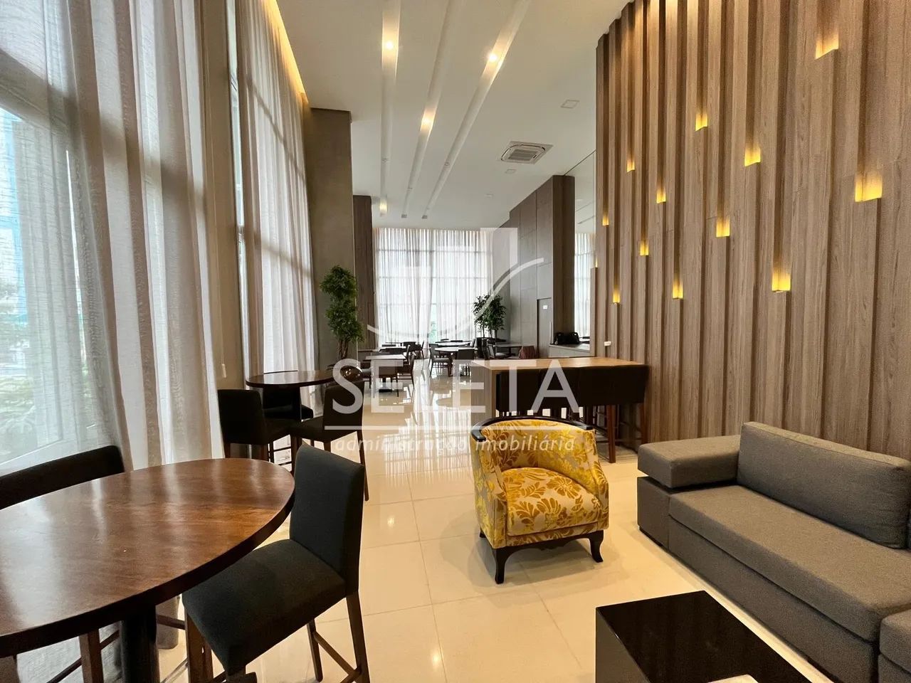 Apartamento no Edifício Elegance no Centro de Cascavel-PR. - Foto 2