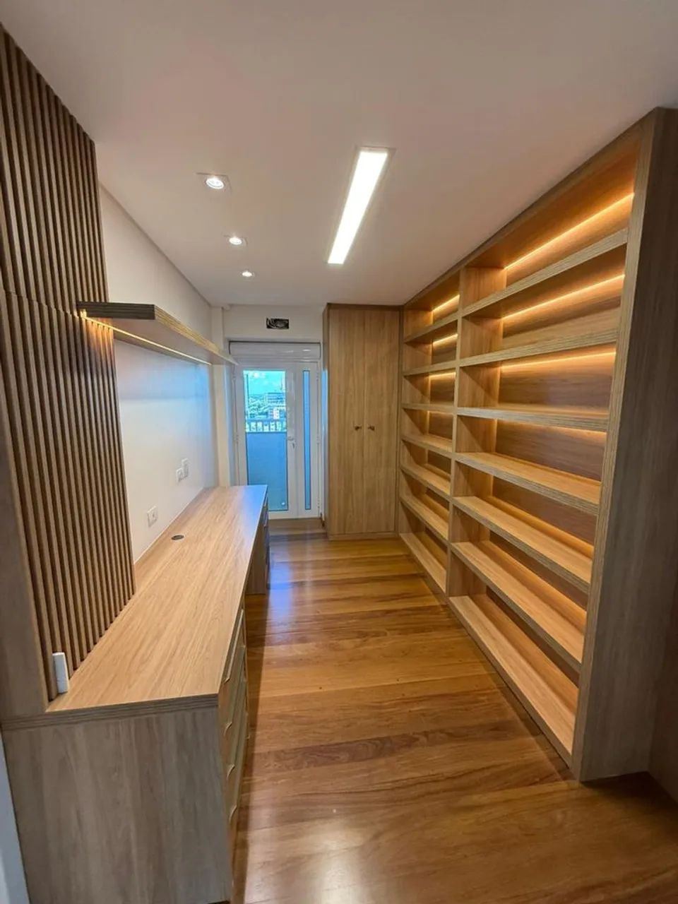 Apartamento para Alugar com 2 quartos, 1 suíte , 2 vagas e 132m² R$ 10.000 - Foto 5