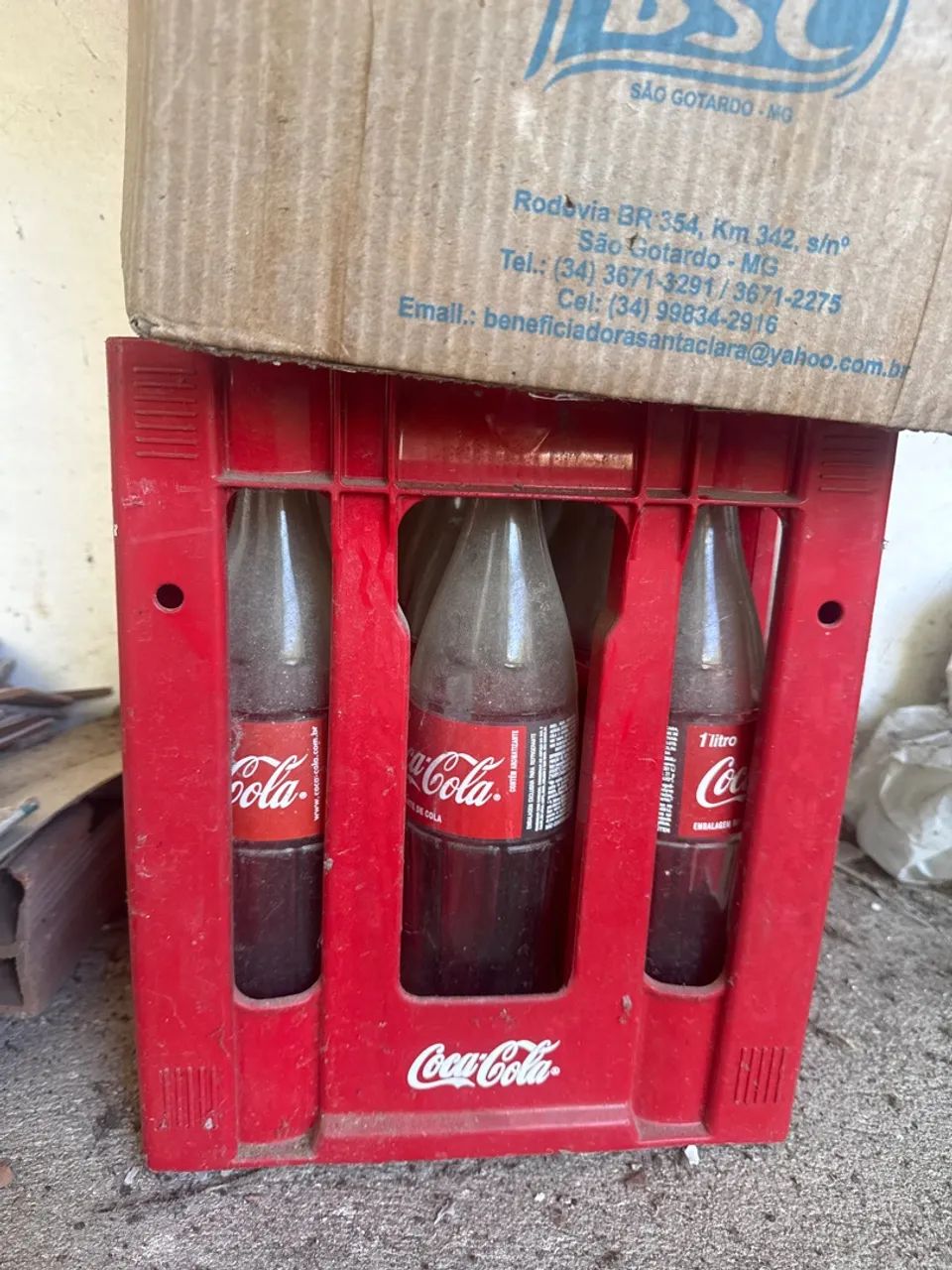 Vendo 3 grades de coca cola com 12 unidade cada  - Foto 2