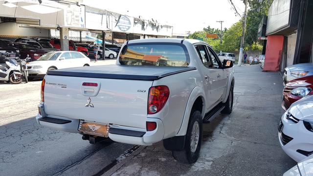 Triton 2016 4x4 automatica impecável baixo km $79.900 - Foto 8