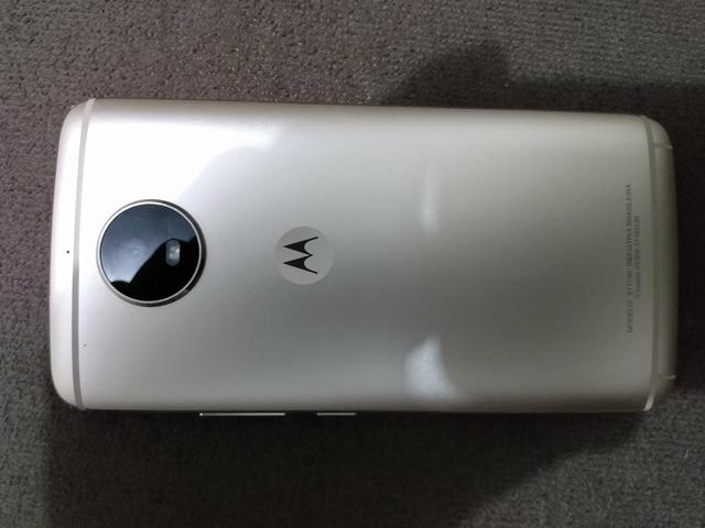 Vendo moto G5s dourado semi novo - Foto 3