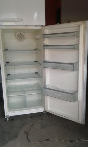 Vendo essa geladeira de duas portas gelo seco