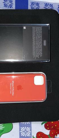 Iphone 11 pro max 64gb com case de silicone