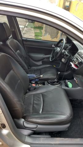 Vendo honda Civic 1.7 2004 23.000 - Foto 9
