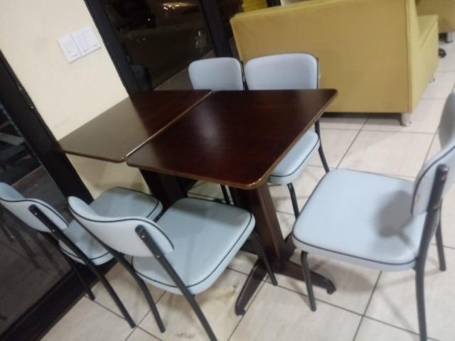 Mesa de madeira maciça