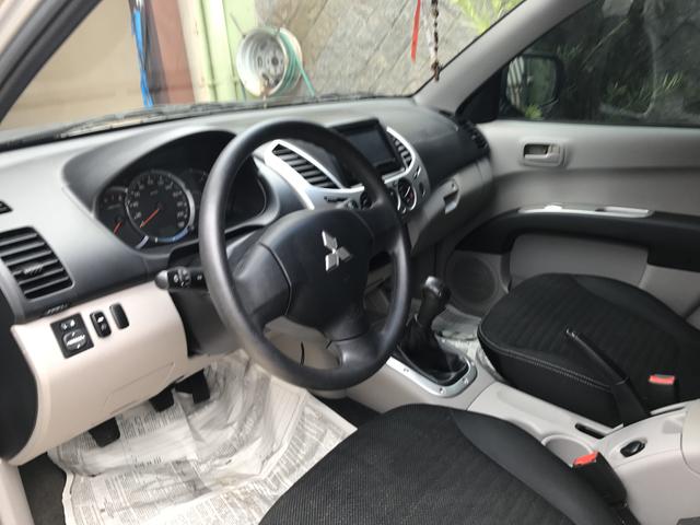 L200 Triton HLS 2.4 13/14 com apenas 52.000 km - Foto 7