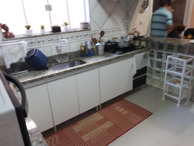 Vendo ou troco lindo sobrado - Foto 18