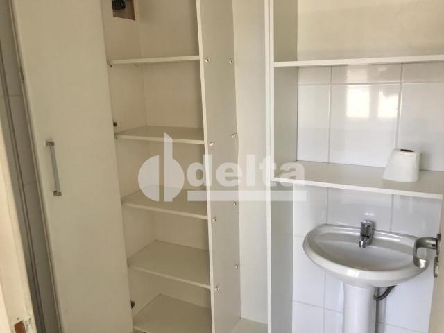 Apartamento para alugar com 3 dormitórios em Saraiva, Uberlândia cod:606262 - Foto 9