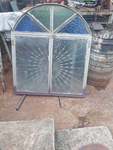 Grade janela com vidros