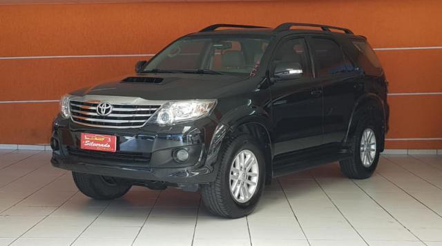 TOYOTA HILUX SW4 3.0 SRV 4X4 7 LUGARES 16V TURBO INTERCOOLER DIESEL 4P AUT